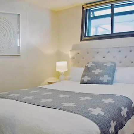 City Fringe Apartment With Sky Tower And City Views 오클랜드 외부 사진